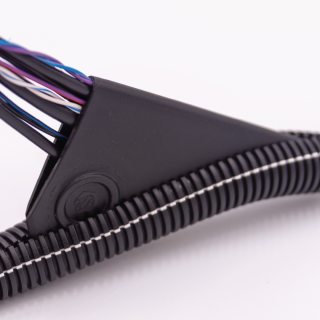 Outils d'insertion pour gaines fendues